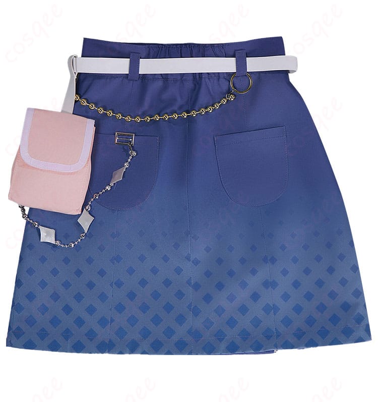 スカート背面の装飾ディテール。後ろ姿のラインと小物の固定感、撮影時に映える立体感が分かる写真。