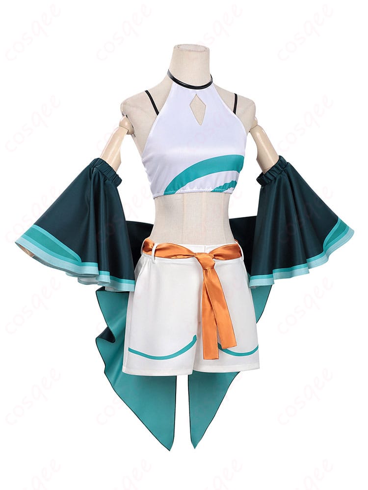 超かぐや姫 月見ヤチヨ コスプレ衣装の側面シルエット。袖パーツや帯の見え方、脚のラインをチェックできる。