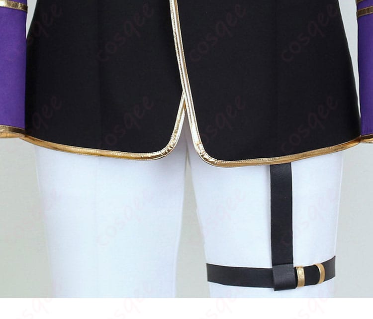 裾の装飾とヘムラインの仕上げ。きれいな落ち感と形状を表現。