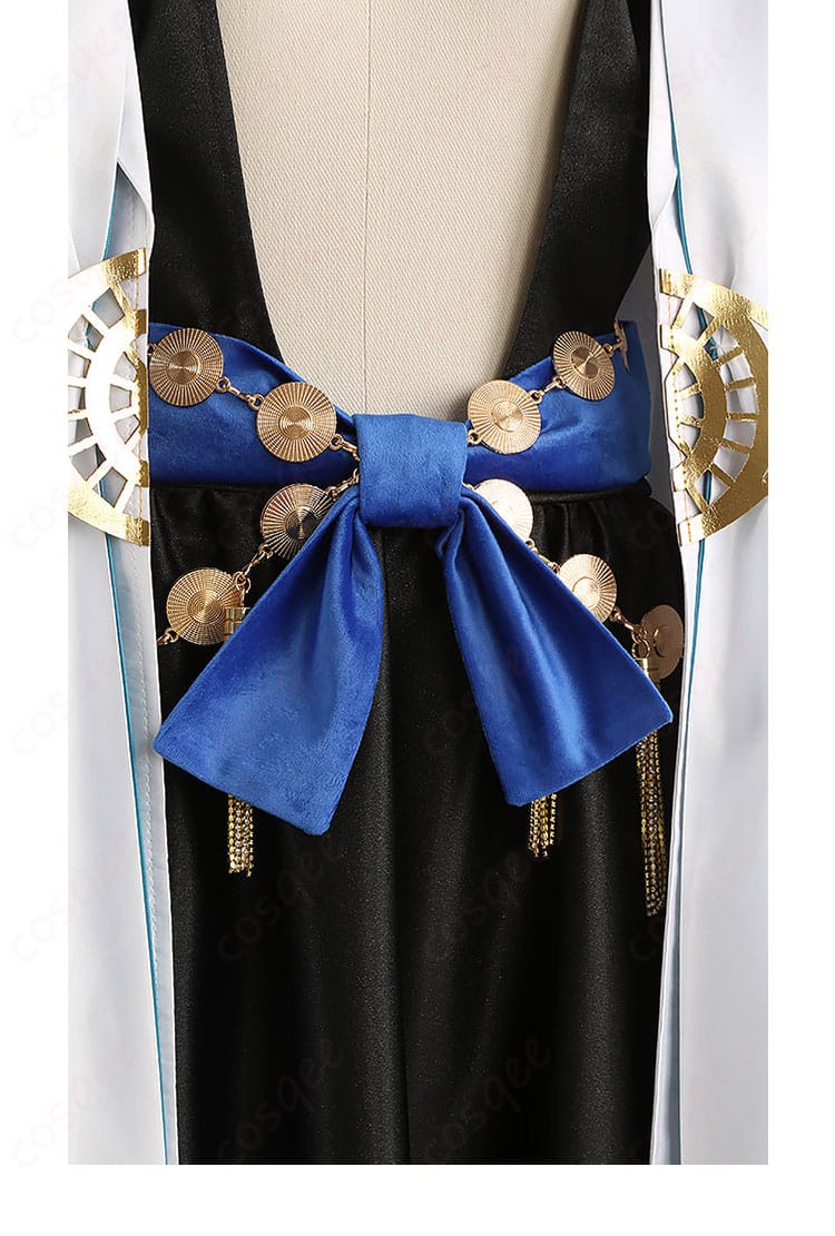 腰飾りの拡大ディテール。ベルト位置と装飾の固定感を示す。