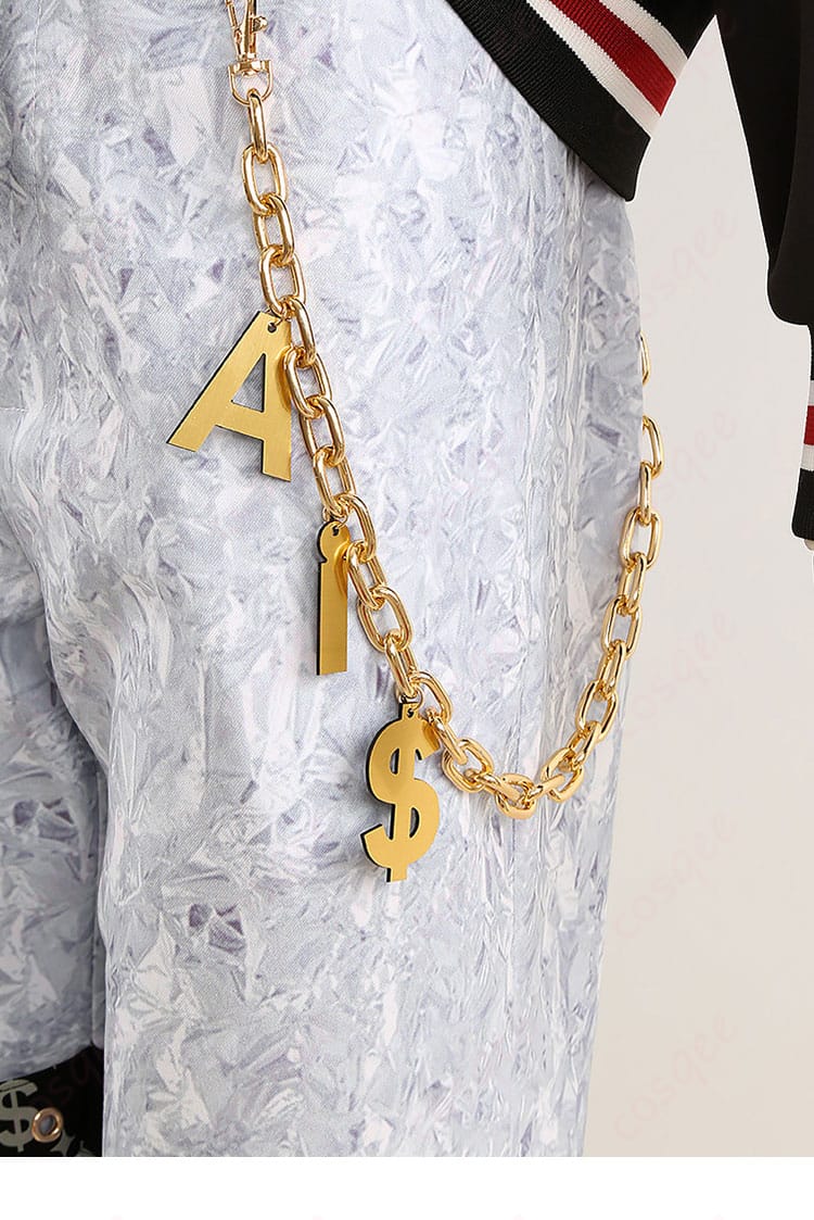 腰回りの飾りチェーンと装着位置の詳細が分かる写真