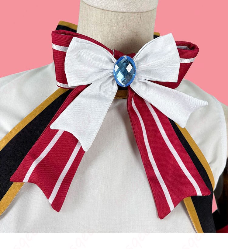 ホロライブ 百鬼あやめ アイドル衣装の蝶形ボウタイ装飾の近接。結び目の形状と質感。