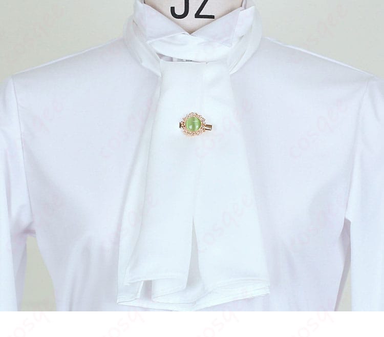 スカーフ結び部分と色味のディテール