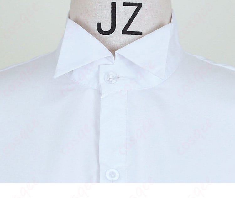 ネックラインの形状と重なりのディテール