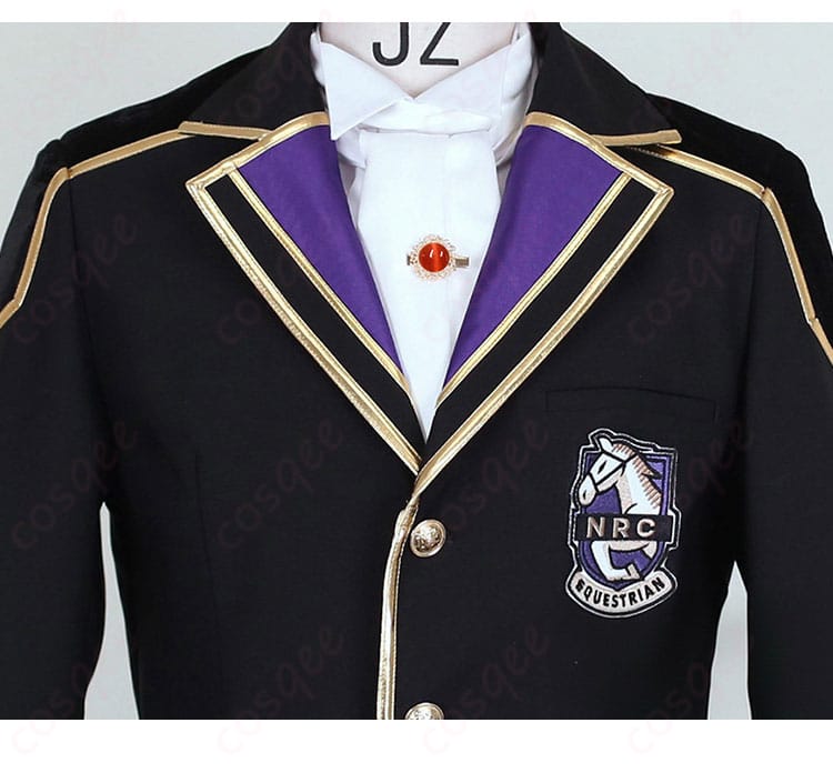 襟元のスカーフ結びと装飾のディテールアップ