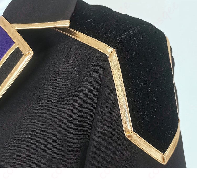 肩から袖への切り替えと装飾のディテール