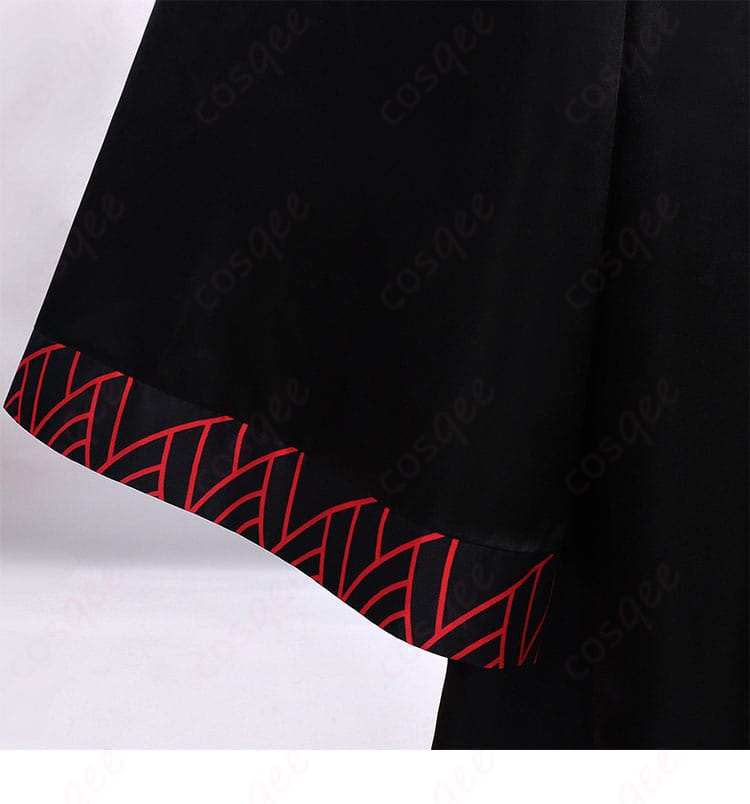 袖の装飾ディテール（カフの切替とライン）