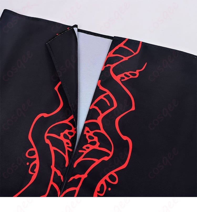 コート裾の折り返しと縫製ディテール