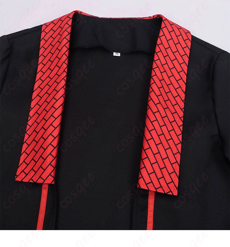 コート襟の装飾ディテール（縁取りと角度）