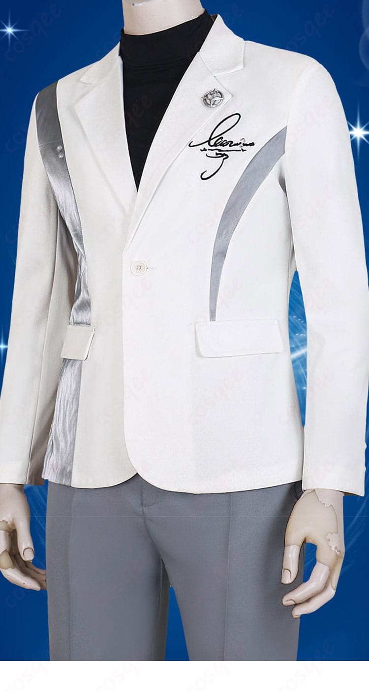 セイヤ 銀色の意志 コスプレ衣装 前立て装飾の接写。質感とステッチワークのディテールが見えるアップ。