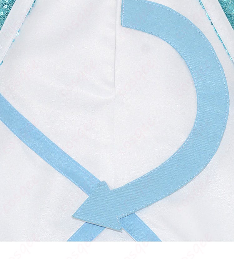 背面スカートの柄・装飾。切替え線の整いと装飾の対称性、後ろ姿の写真映えポイント