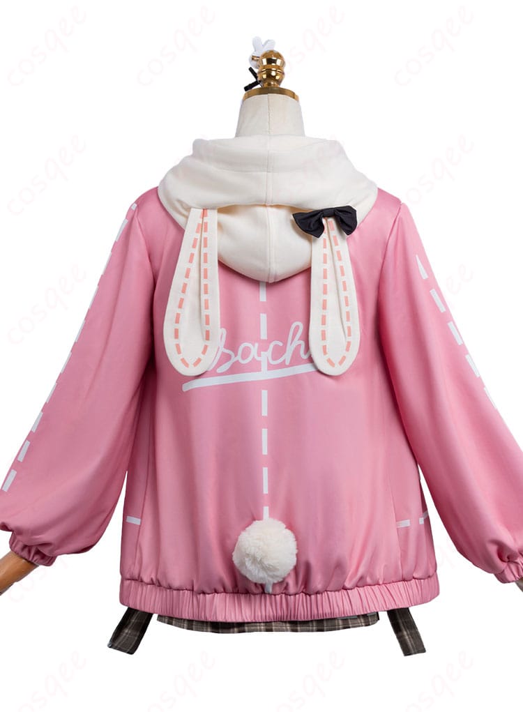 おさんぽうさちゃんコーデ コスプレ衣装の背面全体。フレアスカートの広がりと背面ライン、尻尾の位置関係が分かる写真