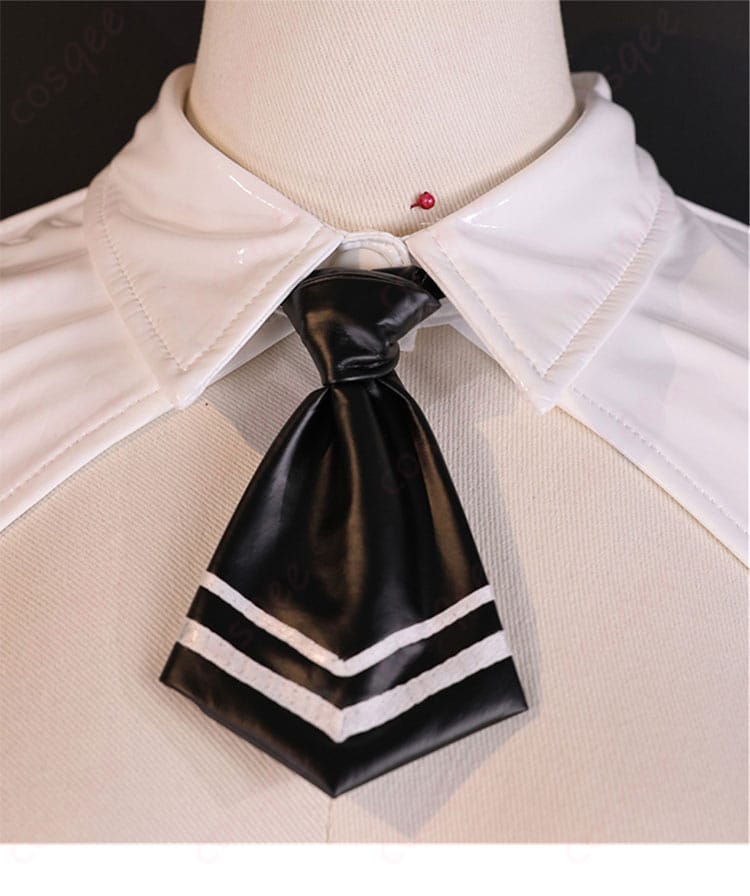 蝶形の装飾パーツの質感と固定方法がわかるディテール画像