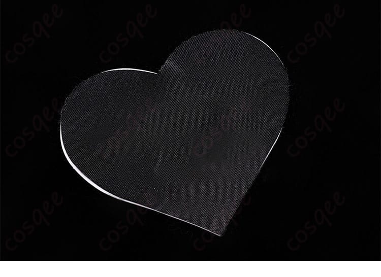 ハート形アクセサリーの表面仕上げとサイズ感のアップ画像