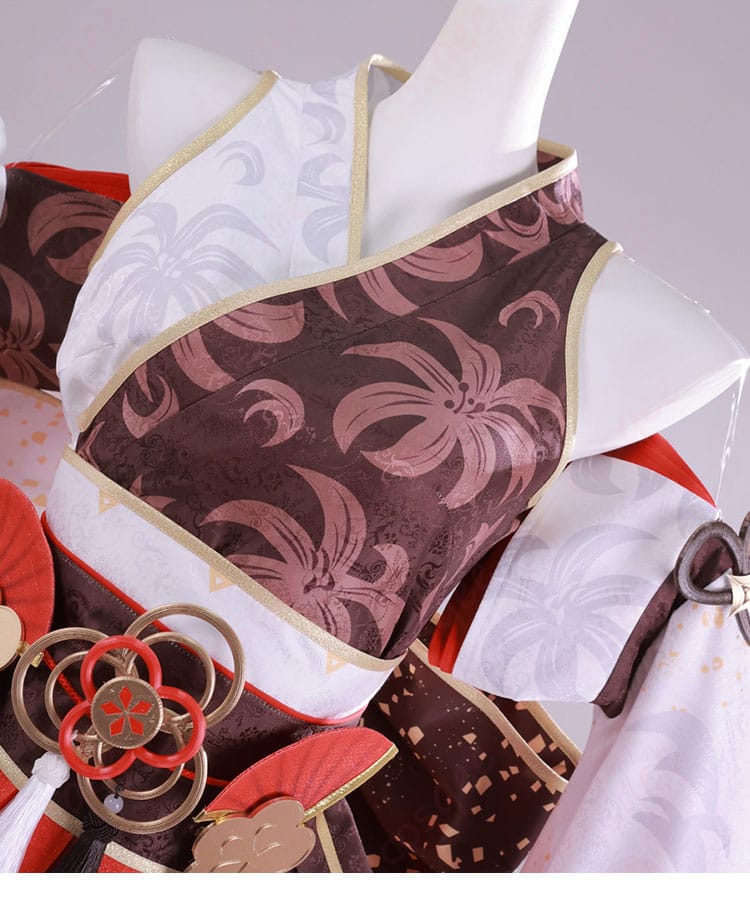 百鬼あやめ衣装の衣襟装飾ディテール。刺繍と配色ライン