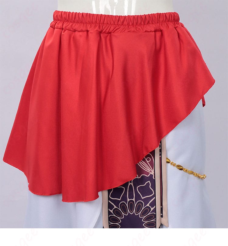 エプロン風装飾のディテール。生地のハリと縁取りの仕上げを確認できる