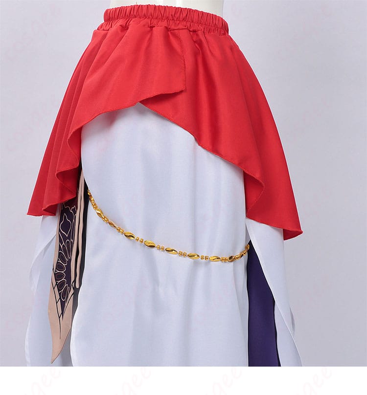 スカート裾・側面の装飾ディテール。動きに合わせた揺れ感と縫製をチェック