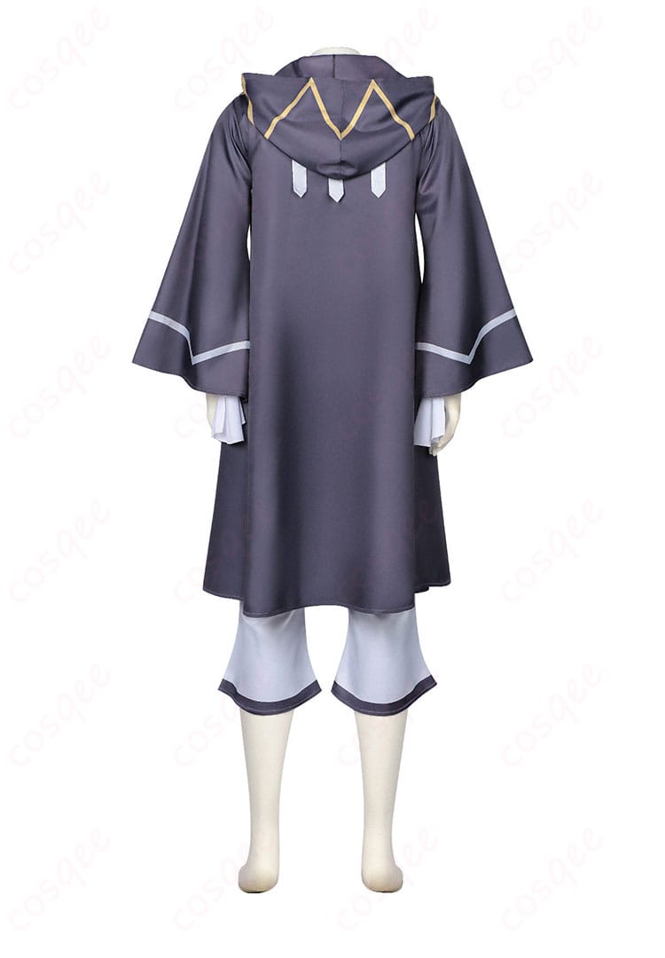 クノン・グリオン衣装の背面全体。マントの広がりと背中のシルエットを確認できる。