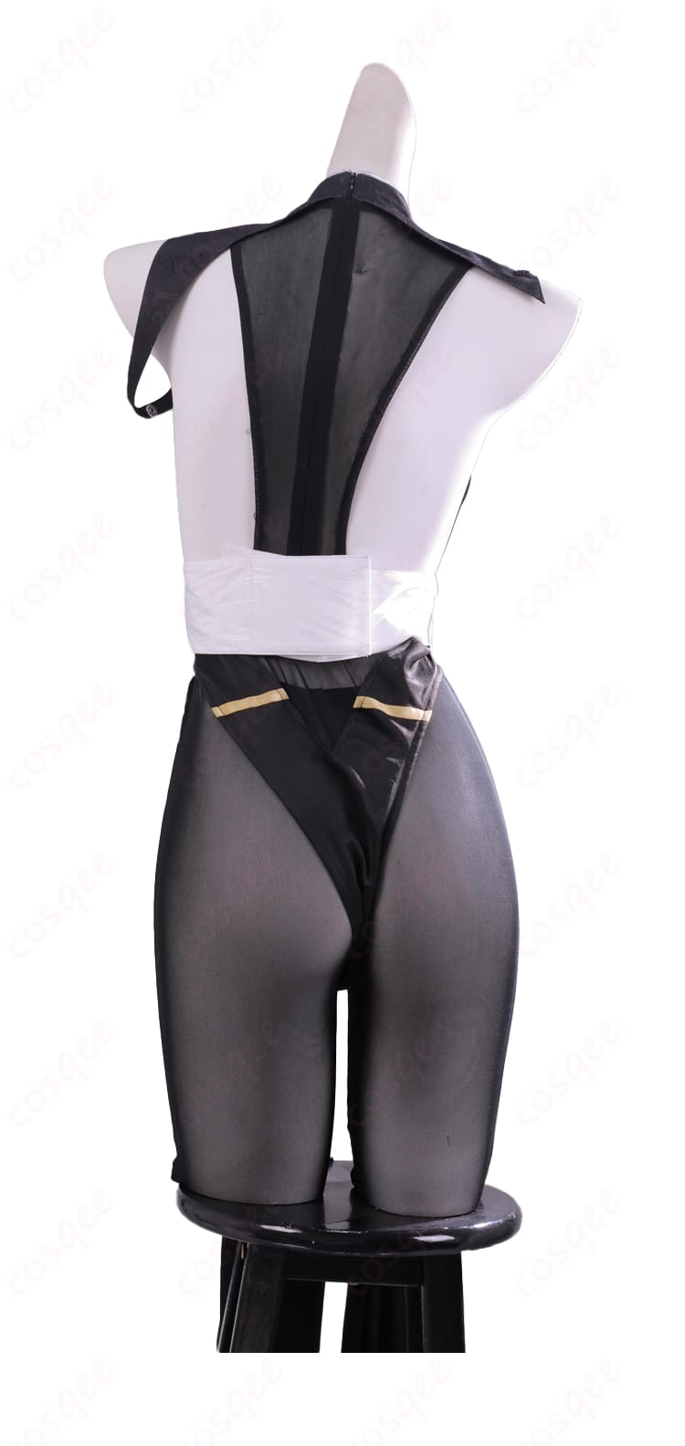 インナー上衣の背面ディテール（切り替えと配色）