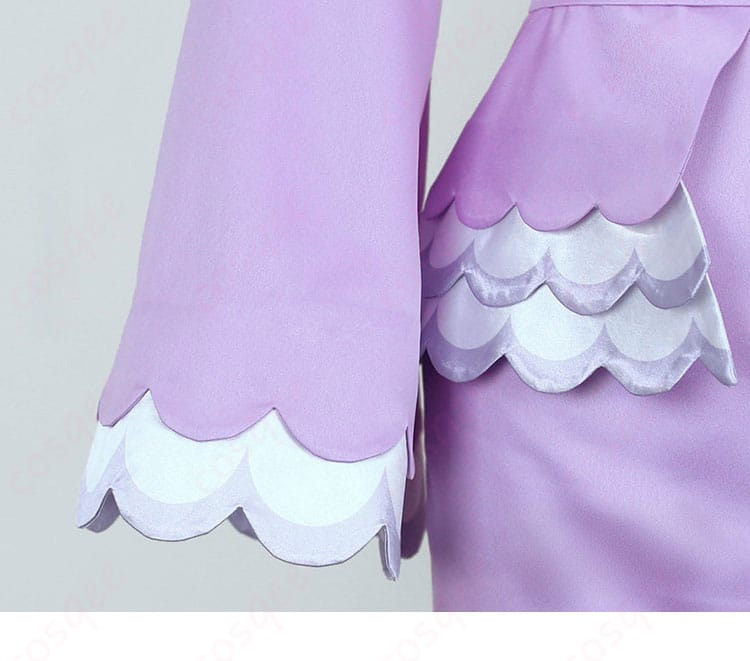 ユカリ衣装の袖口ディテール。カフスの形状とボタン意匠