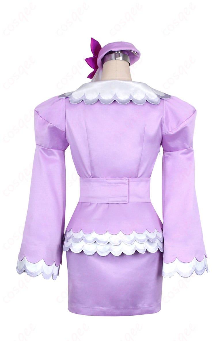 ユカリ衣装の背面全体像。背中の開きとスカートの落ち感