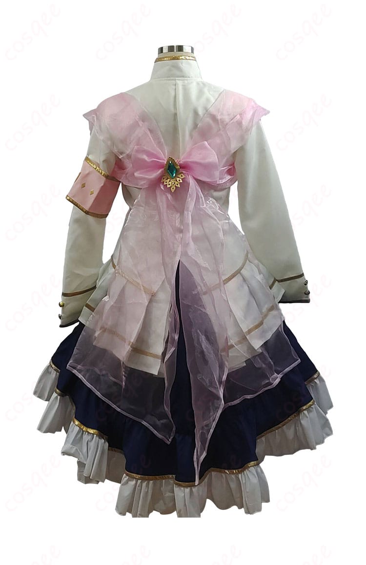 キングヘイロー 勝負服の背面装飾ディテール。背面の意匠と縫製の仕上がりにフォーカスしたクローズアップ