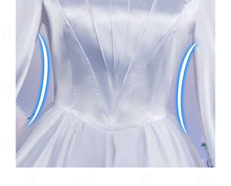 ウエスト周りの装飾ディテール。シルエットを整える意匠と安定感のある見え方