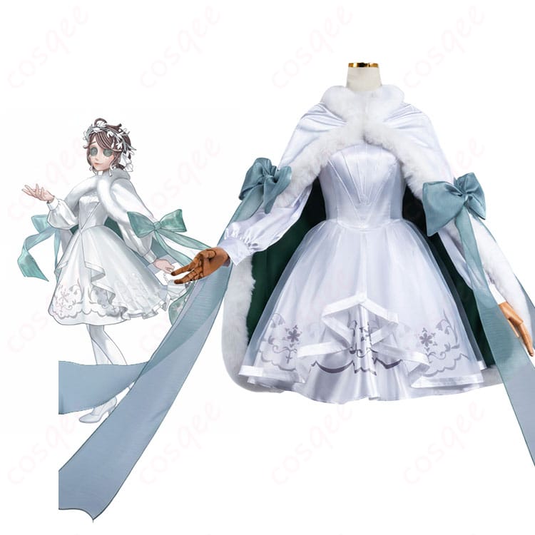 モデル着用の第五人格 エマ・ウッズ（庭師）さっぽろ雪まつり 2026コラボ衣装。マントとワンピースの全身コーデが分かるイメージ