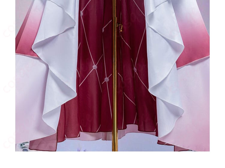 ドレス裾まわりの装飾意匠とラインのディテール