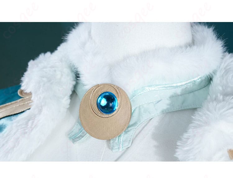 コートの襟元とリボン装飾のディテール。ジャガードの織り模様とファー質感が分かるアップ。