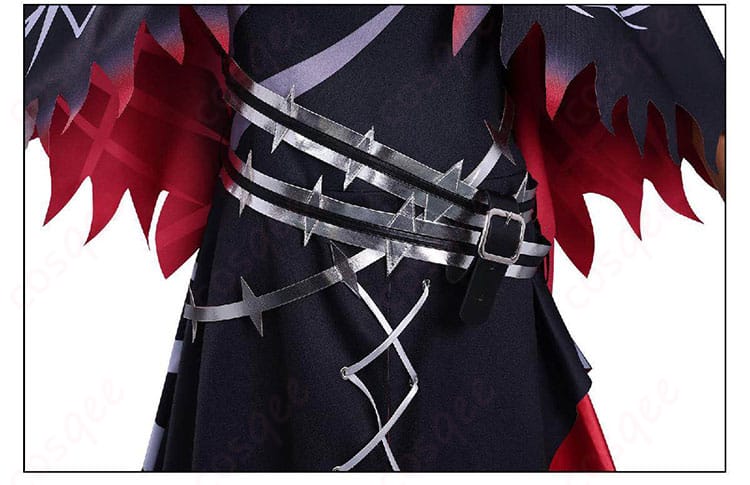 ベルトと腰飾りのディテール（位置調整のしやすさ）