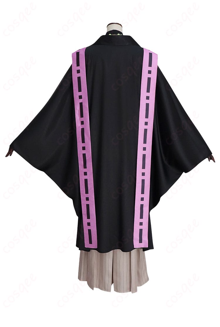 童磨 幼少期衣装の背面。羽織の丈感と背中心ライン、袴のプリーツが整ったバックスタイル。