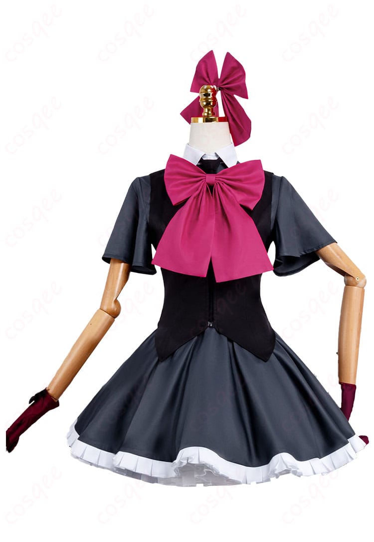 星野ルビー 制服コスプレの正面全体。ベストとスカートのライン、胸元アクセサリーの配置が分かる