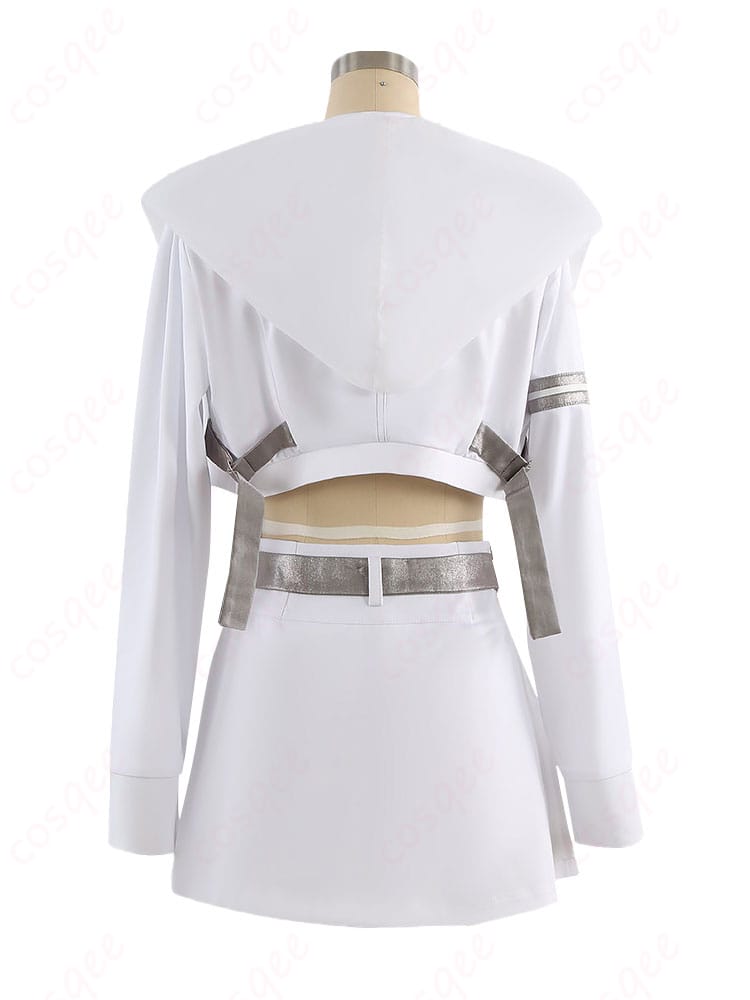 アクセラレイト衣装の背面。後ろベルトとジャケットのシルエット、背中のラインを強調