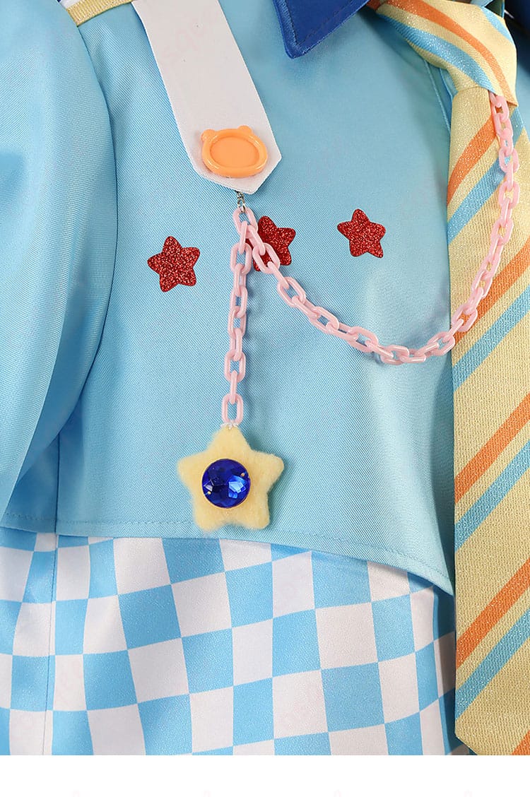 クマクマレスQ衣装 胸元の装飾・エンブレム風パーツのアップ