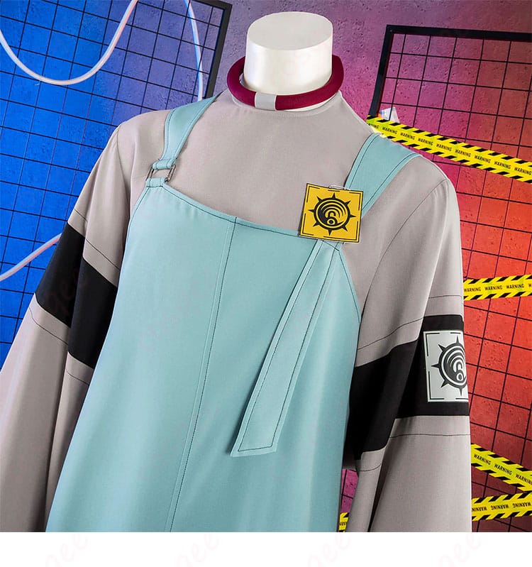 肩と袖の装飾ディテール。ステッチワークとエッジの効いたパーツで無骨なワーク感を表現。