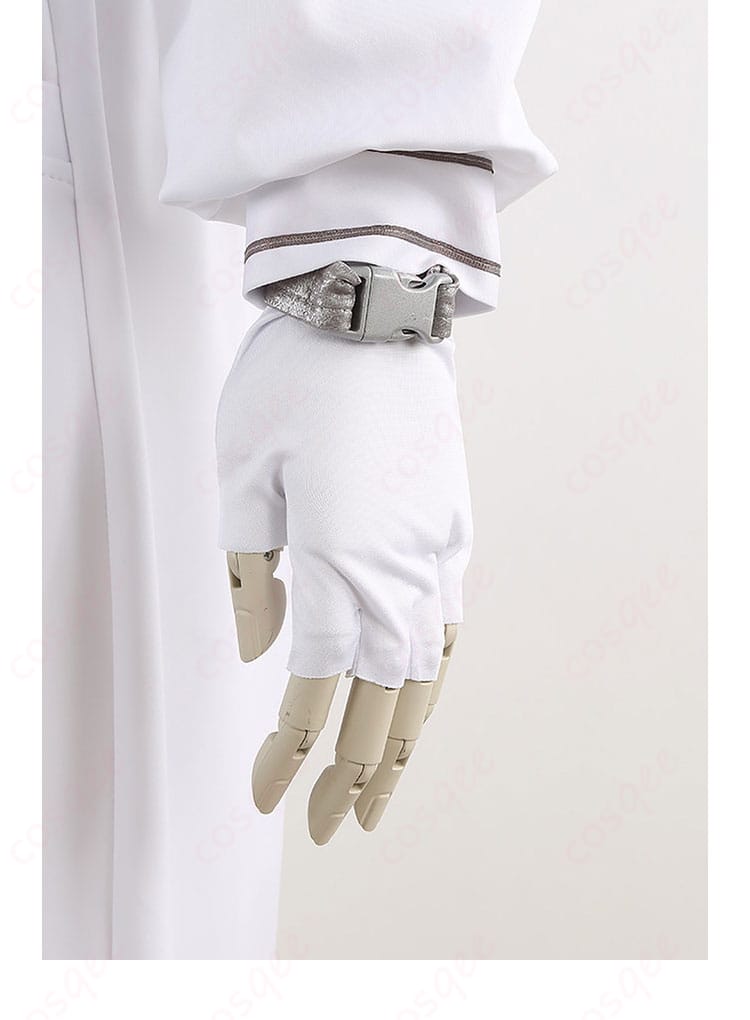 手袋ディテール。フィット感と指先の可動域を示すクローズアップ。