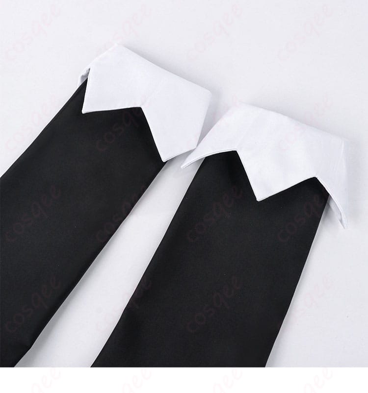 桃乃 メイド衣装の袖口装飾ディテール。カフスのパイピングとボタン意匠の近接