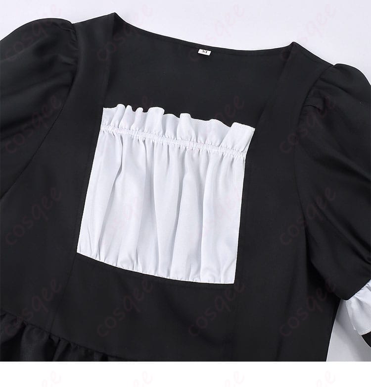 つけ襟まわりとネックライン装飾のディテール。ステッチと生地感を強調