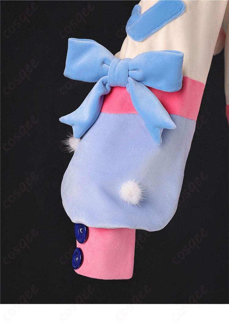 袖口のリボンや見返しなど袖の装飾ディテール