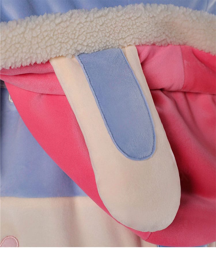 コートのフードと各種装飾のまとめディテール