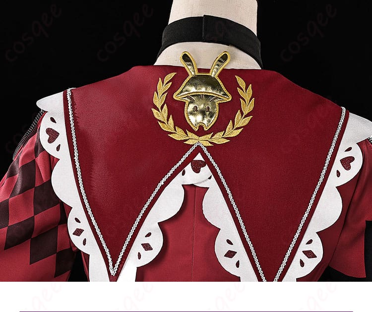 背面の披肩(肩飾り)装飾アップ。縁取りとレイヤー構成、ステッチの見え方が分かる画像。