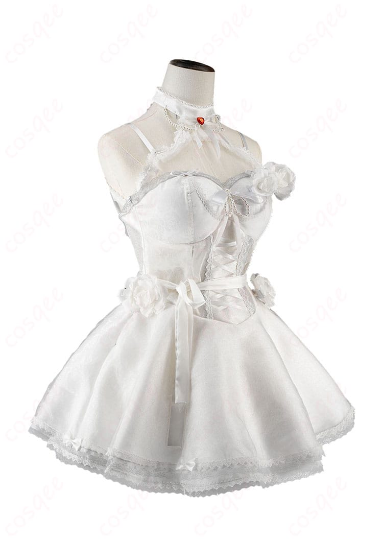 アリス メルヘンドリーム衣装の側面。ウエストラインとスカートのフレア、袖パーツの立体感を確認できる角度。