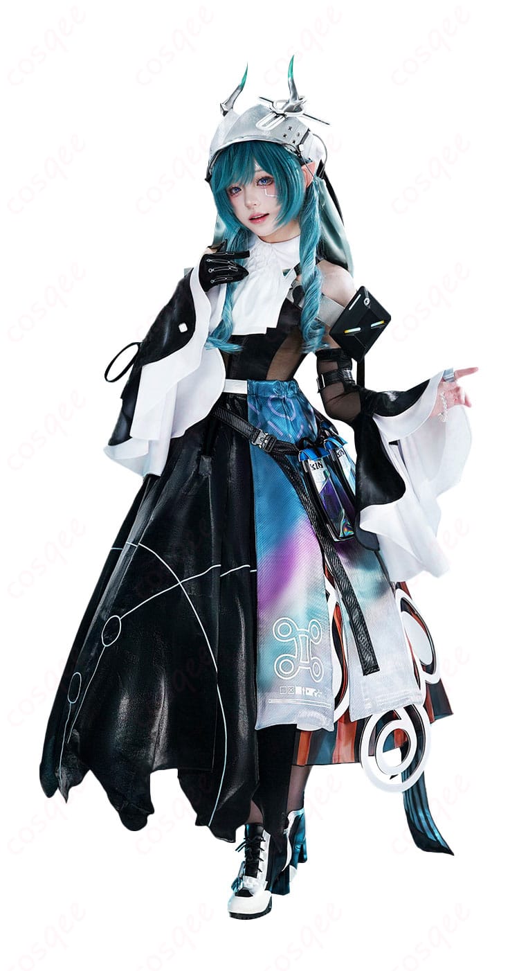 ザイヒ衣装の正面。ワンピースとオーバースカート、胸元・腰回りの装飾が分かるフロントビュー