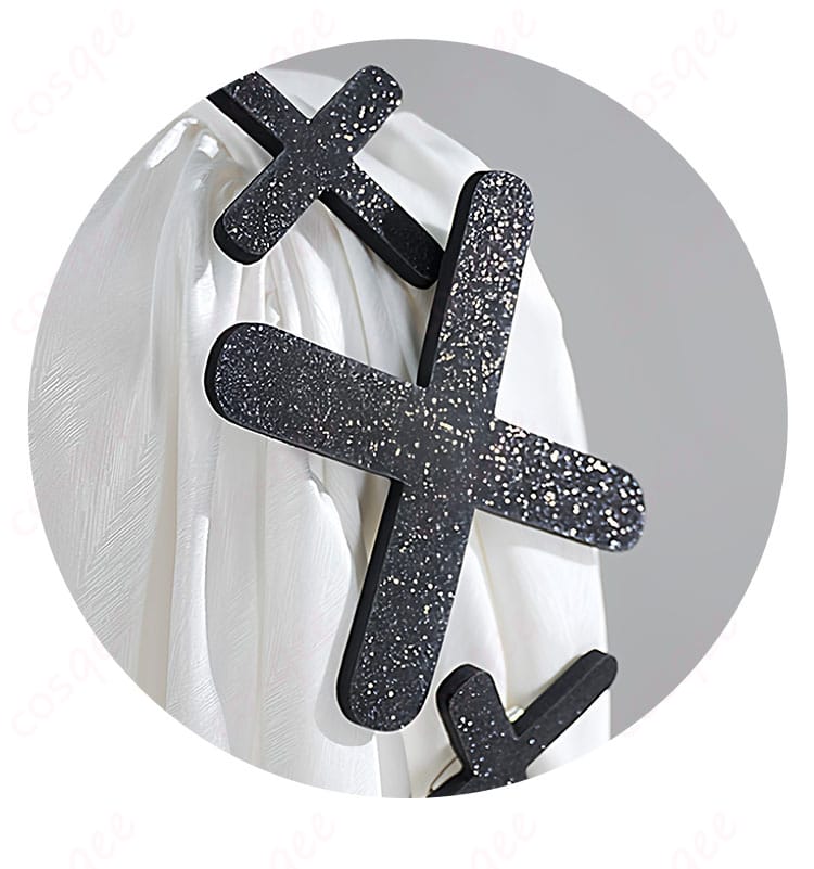 氷上メルル 囚人番号670 シスター衣装の手袋。指先のフィット感と清潔感ある質感を示すディテール写真