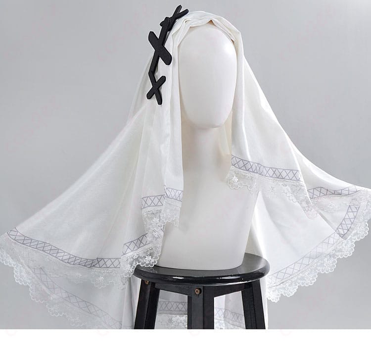 氷上メルル 囚人番号670 シスター服の髪飾り・耳飾りセット。装着時の位置関係と輝きが分かるアップ