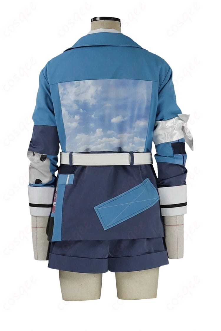 井芹仁菜 運命の華Ver. コート背面と裾のハリ感が伝わるバックショット