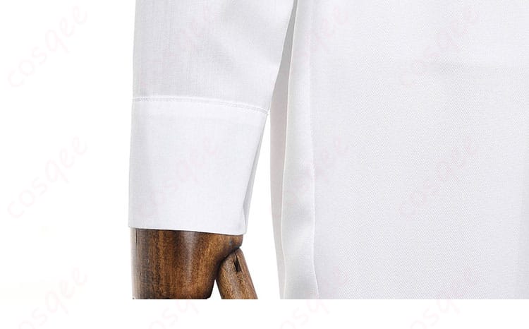 長袖カフスのステッチと生地感。撮影時の陰影が際立つ。