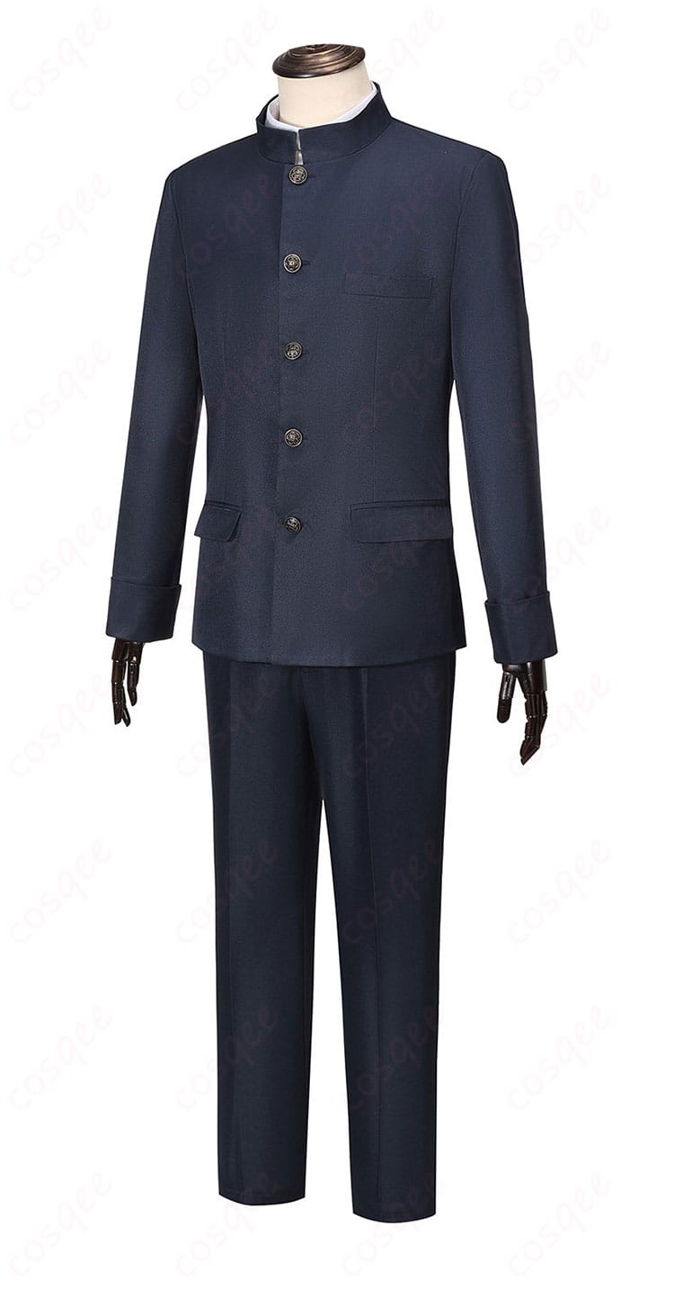 サイレントヒル f 岩井修 コスプレ衣装の側面。コートの丈感と肩線、パンツのラインを確認できる画像