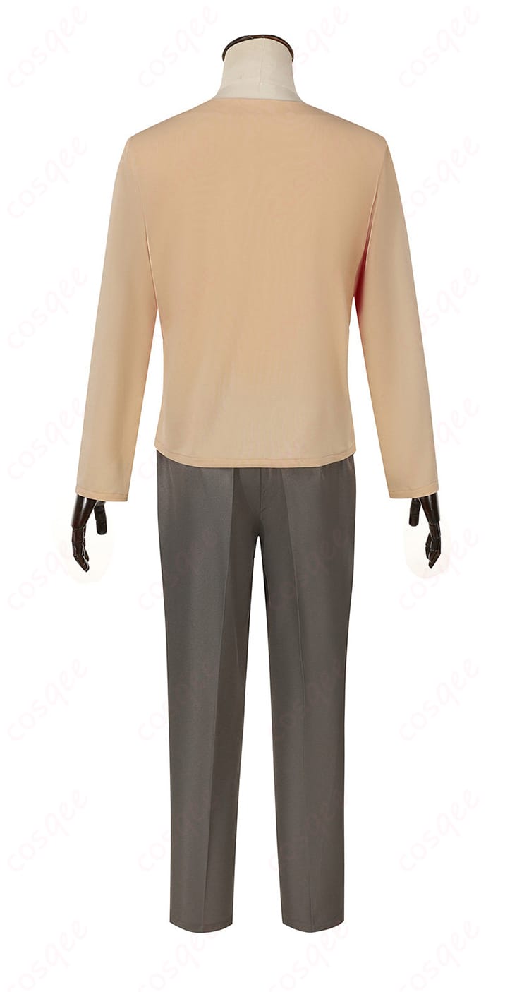 長袖コートの背面ディテール（背中心ラインとヨーク周り）